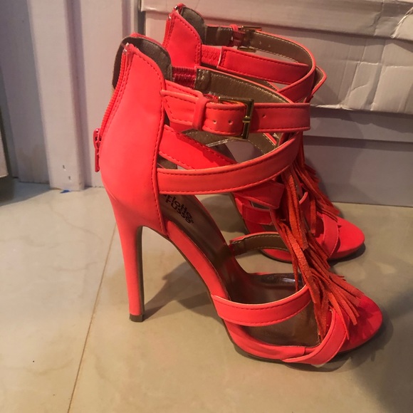 Shoes - Picture 1 of 3